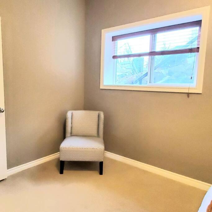 Private 2 Bedrooms Suite Near Hwy 1, Cultus Lake, Heritage Park, Fishing, Coliseum Chilliwack Exterior foto