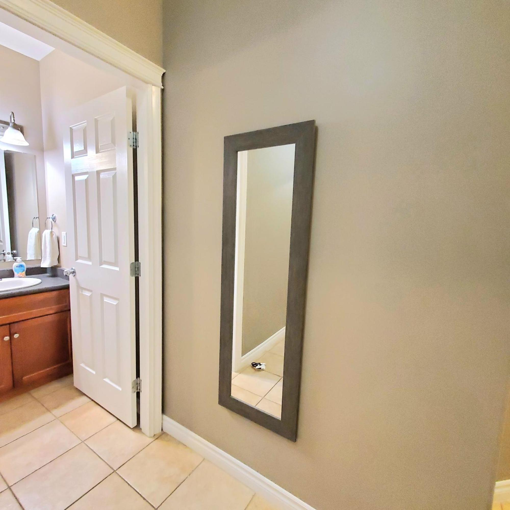 Private 2 Bedrooms Suite Near Hwy 1, Cultus Lake, Heritage Park, Fishing, Coliseum Chilliwack Habitación foto